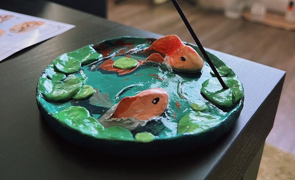 A lily pond incense holder