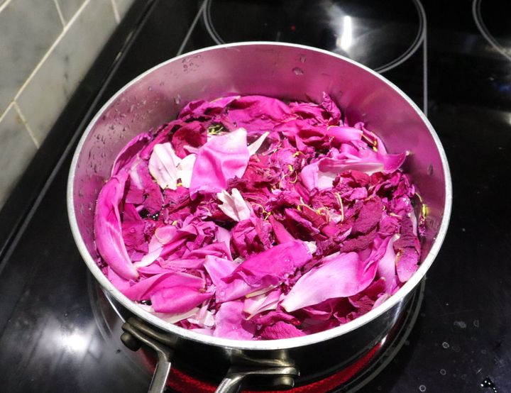Dyeing with peonies